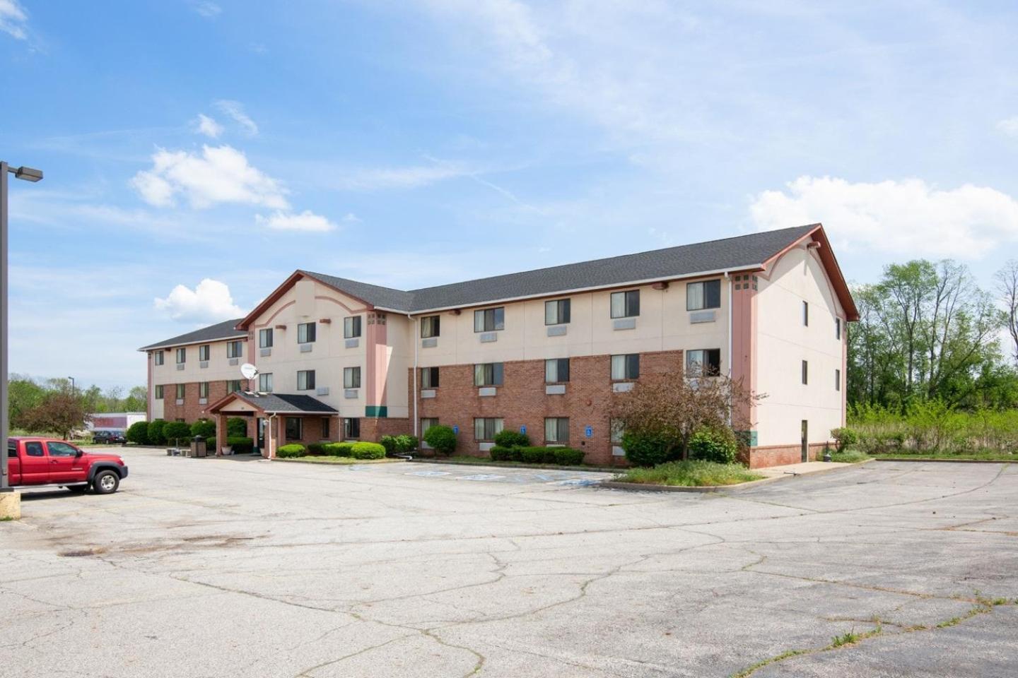 OYO Hotel Portage I-94 Buitenkant foto