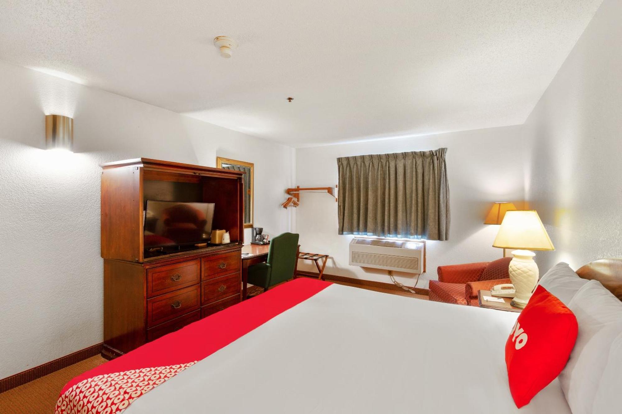 OYO Hotel Portage I-94 Buitenkant foto